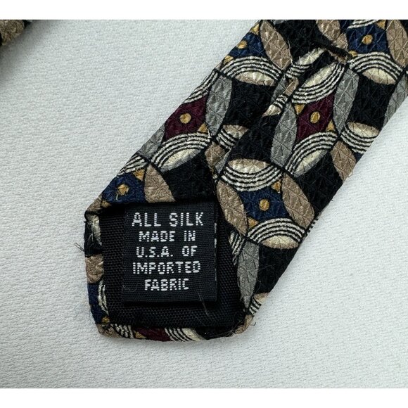 JT Beckett Mens Necktie Black Tan and Burgandy Geometric 100% Silk USA 4 x 59 in - Picture 6 of 7